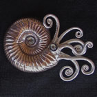 Brooch: nautilus with waving tentacles