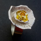 Ring: single rose with gold centre
